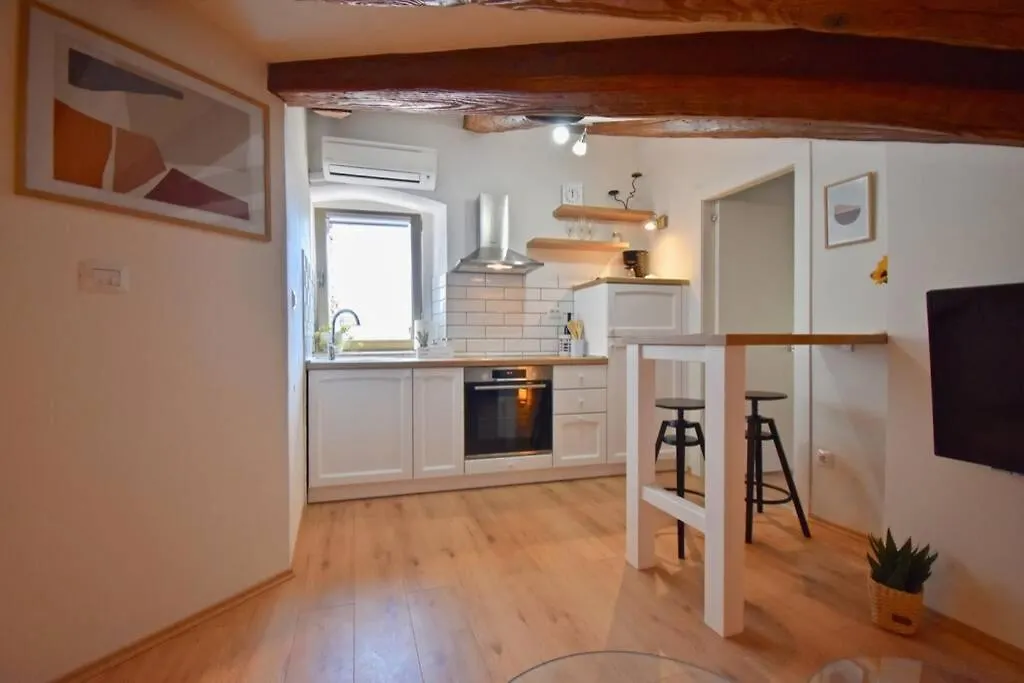 Brand New Top Centre Apartment Pula Hırvatistan