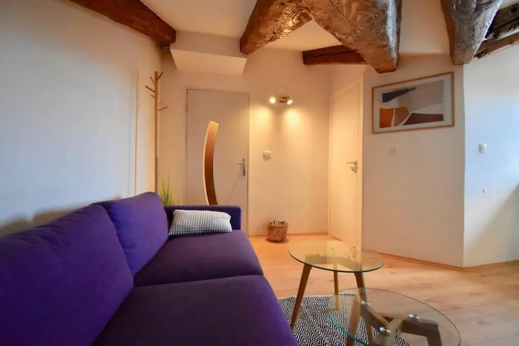 Brand New Top Centre Apartment Pula