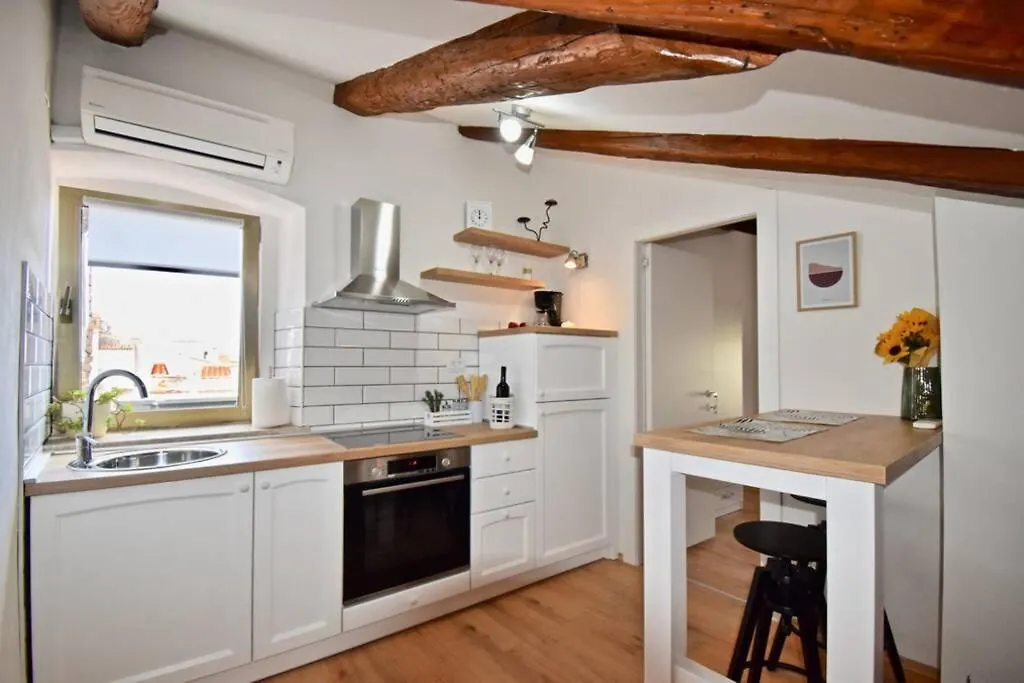 Brand New Top Centre Apartment Pula Hırvatistan